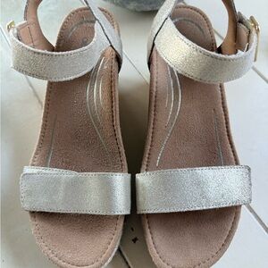 Aetrex Women's Silver Sandals